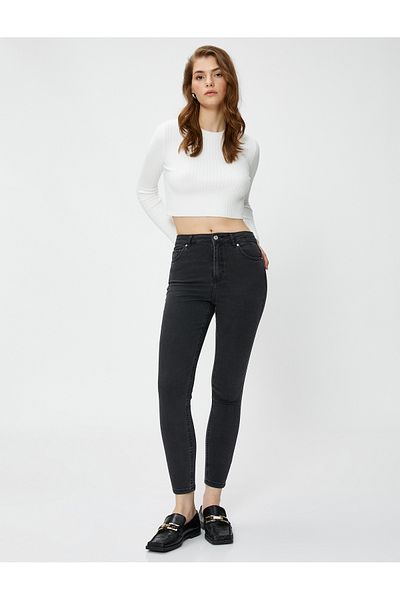 Koton Push-up-Jeans mit schmalem Bein – Carmen-Jeans