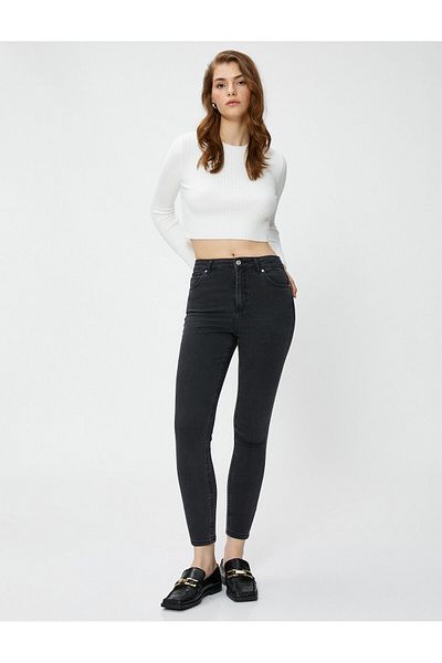 Koton Push-up-Jeans mit schmalem Bein – Carmen-Jeans