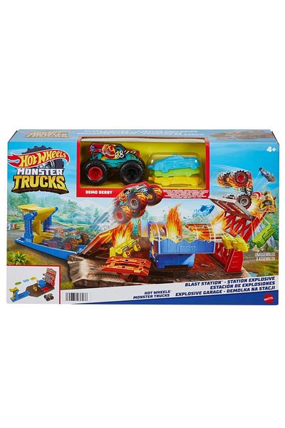 HOT WHEELS MONSTER TRUCKS SET BLAST STATION