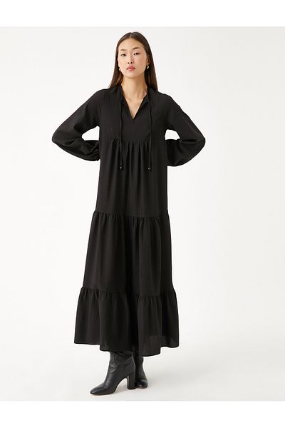 Koton Langes Lagenkleid mit bequemem Schnitt
