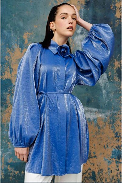 Genel Markalar Çiçek Aksesuarlı Chıc Gömlek