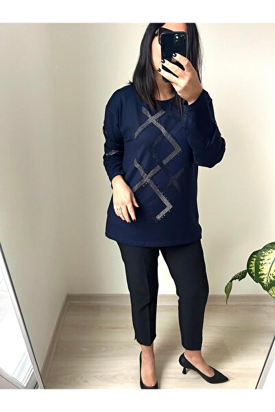 charamela بلوزة نسائية كبيرة الحجم مطبوعة من الأمام وأكمام مرصعة بالأحجار -BGB67