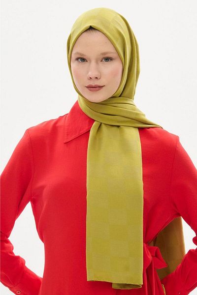 hijabchi Εισαγόμενο μεταξένιο σάλι ζακάρ σκακιέρας - λαδί πράσινο