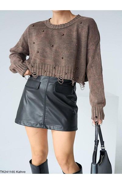 Qu Style Pearl Crop Sweater