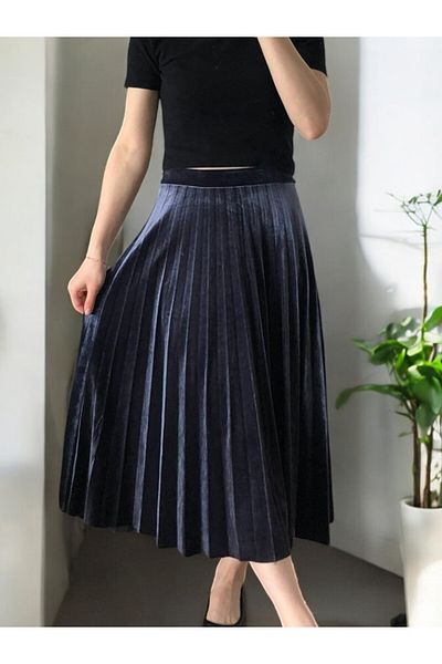 Flow Mi̇sseale Velvet Anthracite Glossy Pleated Midi Skirt