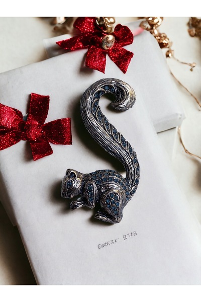 FAYRA ACCESSORIES Sincap Figür Broş