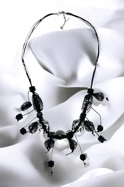 PETEK AKSESUAR Fringed Acrylic String Necklace