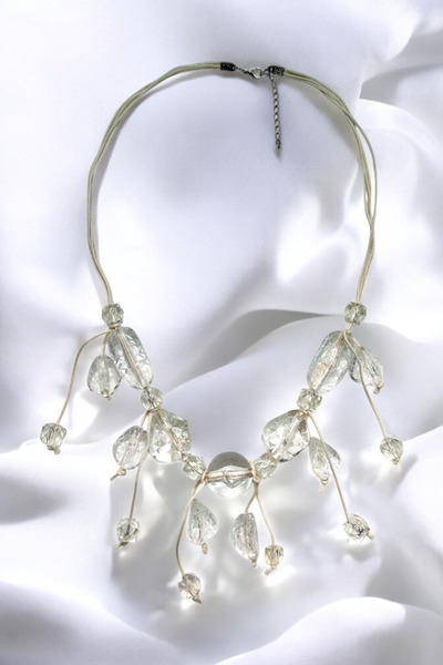 PETEK AKSESUAR Fringed Acrylic String Necklace