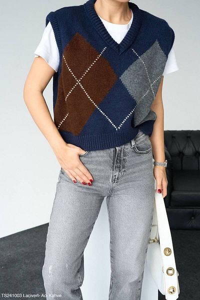 OzBeauty Women's V-Neck Navy Blue Diamond Knit Sweater