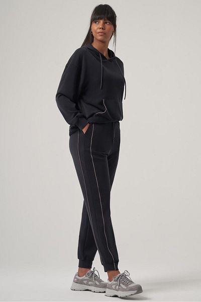 wellwe NOVANA ανθρακί μοντάλ ύφασμα ultra relax jogger με λεπτομέρεια σωλήνων