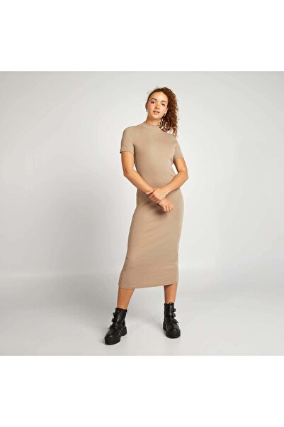 KIABI فستان طويل من القطن المطاطي البسيط باللون البيج