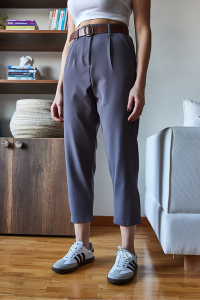 Bianco Lucci Női vékony szárú, hajtogatott öves szezonális szövetnadrág 2398 60751001