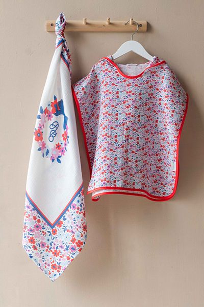 Atelier Babbi Muslin Baby Poncho - Little Flowers / Red