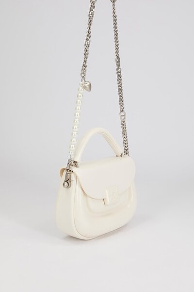 Levidor Beyaz Kalp Aksesuarlı El Çantası