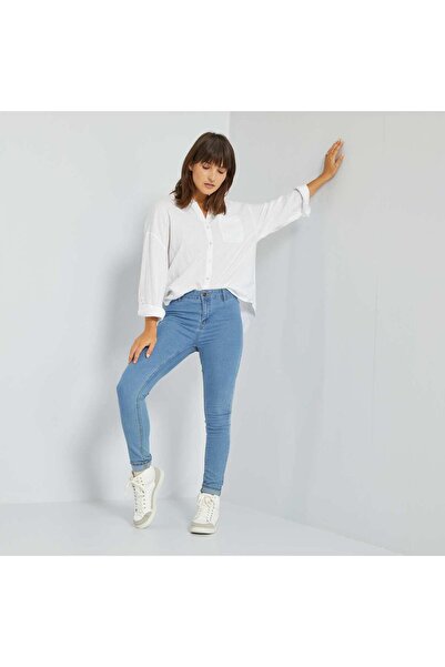 KIABI بنطلون جينز ضيق/قصّة ملائمة للغاية باللون الأزرق