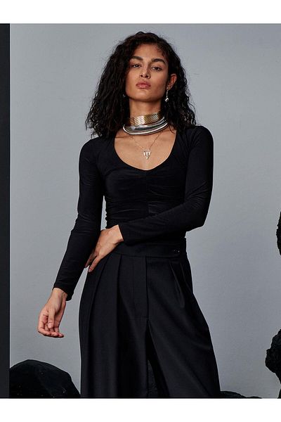RİVUS Pleated Round Neck Long Sleeve Blouse - Black