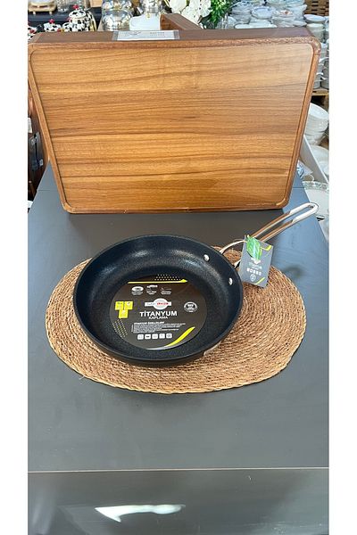 SAFLON 24 cm Titanium Metal Single Handle Pan
