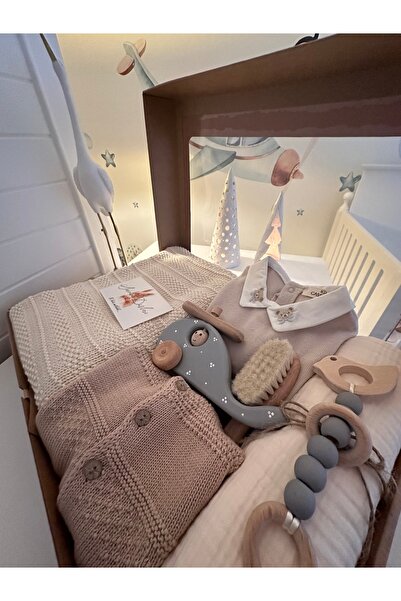 Sincabın Düşleri Hoşgeldin bebek yenidoğan hediye kutusu seti triko tulum battaniye müslin oyuncak