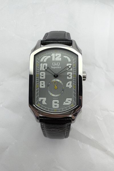 Q&Q P122J335 Women's Wristwatch