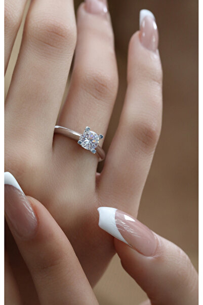 Kuyumcum 14 Ayar Beyaz Altın Moonbeam Tektaş Yüzük, Anneye Eşe Sevgiliye Hediye