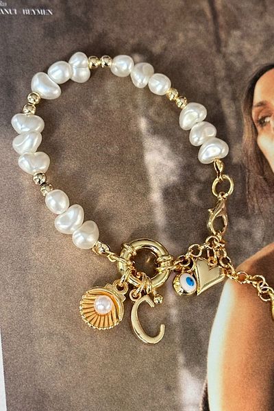 Trendy Butik حرف C سوار اللؤلؤ نموذج المحار والعين الشريرة والقلب استرخى تصميم سوار الرسالة
