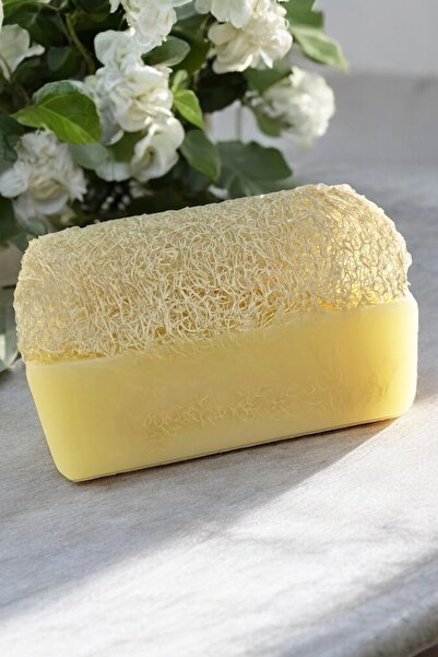 EM AMANOS BEAUTY Doğal Kabak Lifli Keçi Sütlü Sabun Cilt Yenilenmesini Destekler Cilt Bariyerini Güçlendirir
