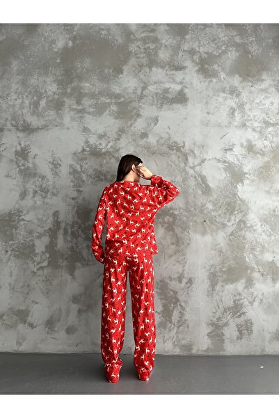 BE CHİC KADIN GEYİK DESENLİ KIRMIZI YILBAŞI TEMALI RAHAT KALIP PAMUKLU  UZUN KOLLU PİJAMA TAKIMI HN1000