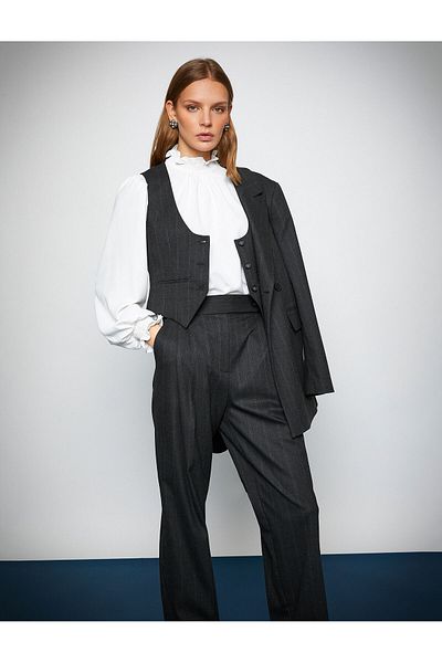 Koton Melis Ağazat X - U Collar Pocket Detailed Crop Blazer Vest