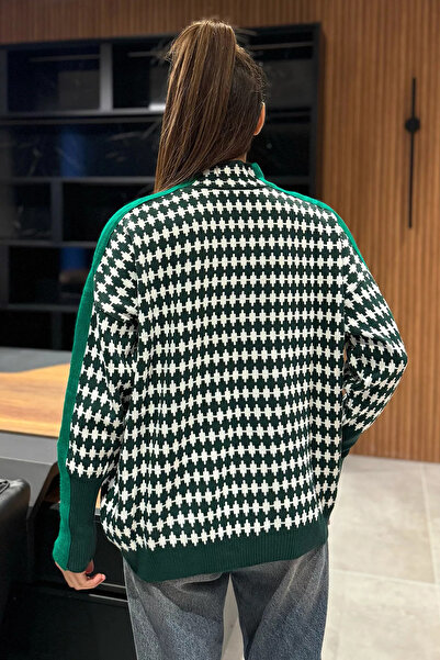 GÜLSELİ Emerald Green Women's Half Turtleneck Button Detailed Knitwear Sweater