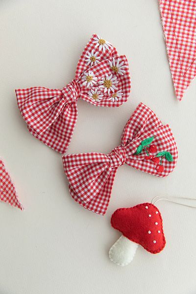 chipiques Daisy Embroidered Red Gingham Children's Maxi Bow - Stylish, Cute and Comfortable Use