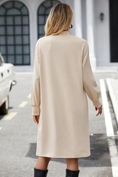 Mossta Μπεζ κοντό φόρεμα κατάδυσης με ριγέ λαιμόκοψη