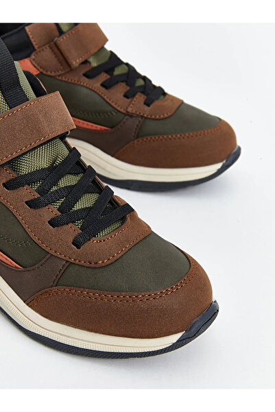 LC Waikiki Lcw Steps Kahverengi Renk Bloklu Bağcık Ve Cırt Cırtlı Erkek Çocuk Spor Ayakkabı