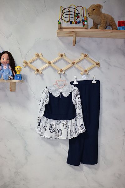 FESSHERA Girls Stylish Two-Piece Set - Floral Print Blouse and Modern Pants