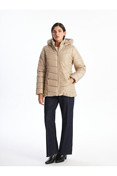 LC Waikiki LCWAIKIKI klasszikus kapucnis női pehelykabát