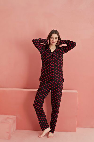 ELİTOL Set pijamale din piele intoarsa cu nasturi frontali cu model negru cu buline
