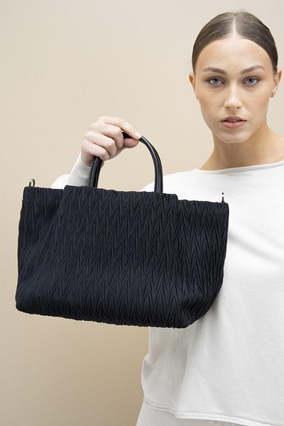 Matthew Cox Women's Black Shoulder Bag - Sç Byn2315