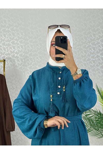 Ayşo Emerald Green Karin Aerobin Hijab φόρεμα - Μισό μπροστινό κουμπί, λεπτομέρεια φούντα, ζώνη