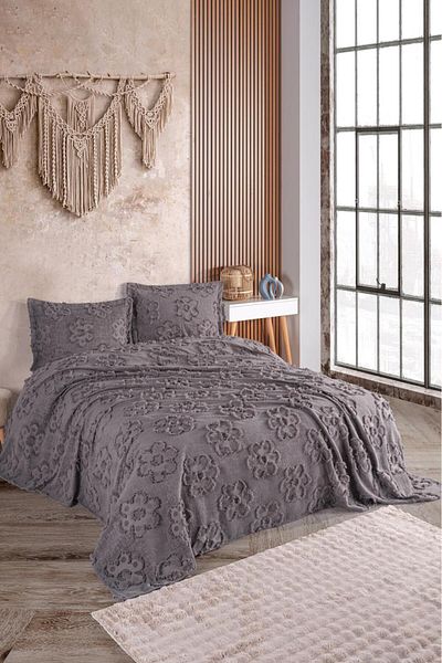 BlueMaison Oversized Daisy Anthracite Bedspread - Boutique Chenille