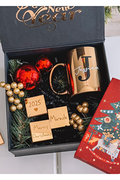 BC Flowers Kişiye Özel Yılbaşı Hediye Kutusu