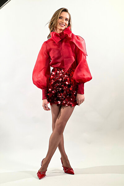 Zeynep Kaya Organze kırmızı gömlek