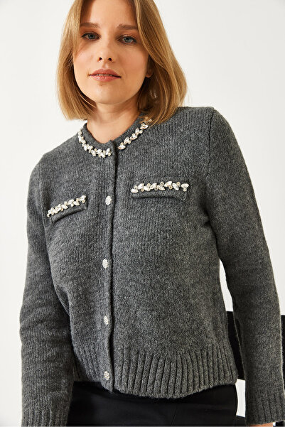 Bianco Lucci Γυναικεία πλεκτή ζακέτα με κεντημένη πέτρα με πέρλες 241074 60261142
