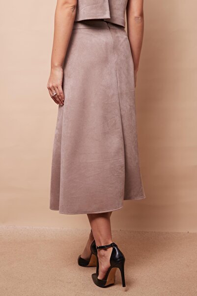 Jument Fusta lungă midi din catifea de culoare bej - buzunar german, nasturi la genunchi, fante