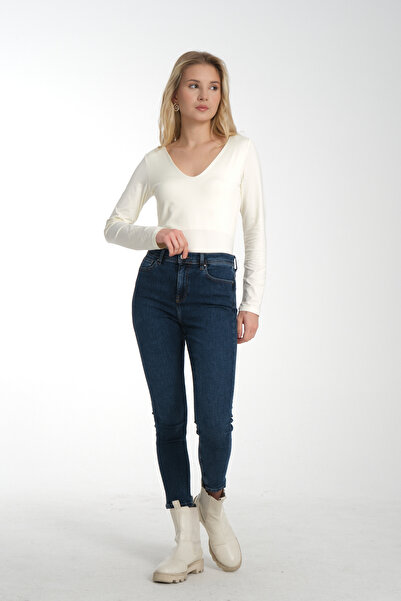 Kallisto Ecru V-Neck Long Sleeve Blouse