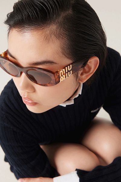 Miu Miu 0mu 11ws 4bw2z1 54 رقم الموديل