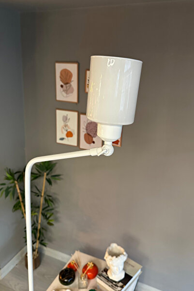 Bamyum Beyaz Lambader Hareketli Başlık Modern Dekoratif Metal Oturma Odası Çalışma Odası Zemin Lambası