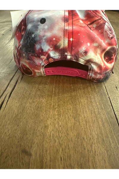 Vagon Gezegen desenli kırmızı renkli hiphop cap şapka