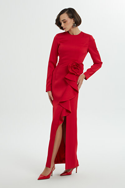 kı.we Kemer Kısmı Gül Detaylı Yırtmaçlı Uzun Kollu Kırmızı Elbise