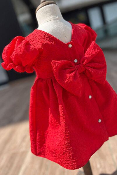 Bertuğ Bebek Dívčí červené šaty s krepovým reliéfním vzorem