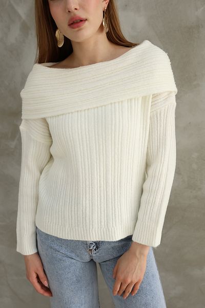 VEGENZE Women's Ecru Sweater - Madonna Collar, Shoulder Low-Cut