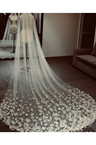 VENÜS MODA by Pınar Voal crem Voal floral crem Lungime 2,5 metri Lățime 2 metri Voal lung cu pieptene